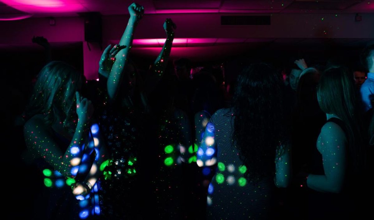 Crowd moment, bold & colourful style, reception — Brightvoice MC